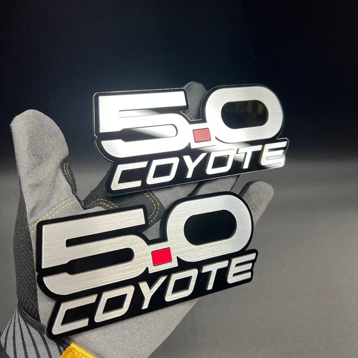 Coyote 5.0 Ford Mustang V8 fender badge car emblem