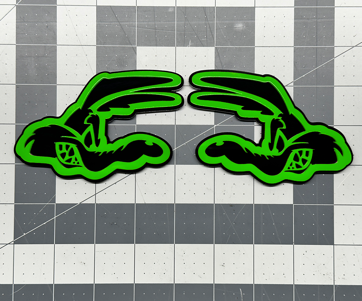Green Coyote Head Emblem Badge – aggressive custom car emblem