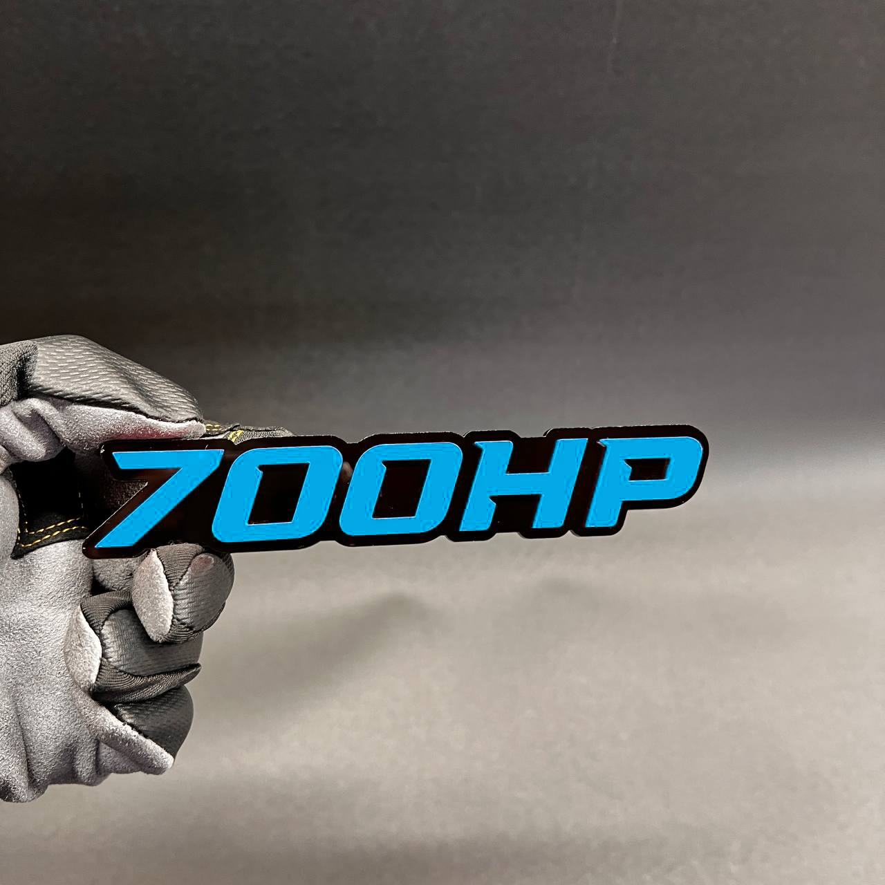 Custom 700HP red and black car badge for modified vehicles