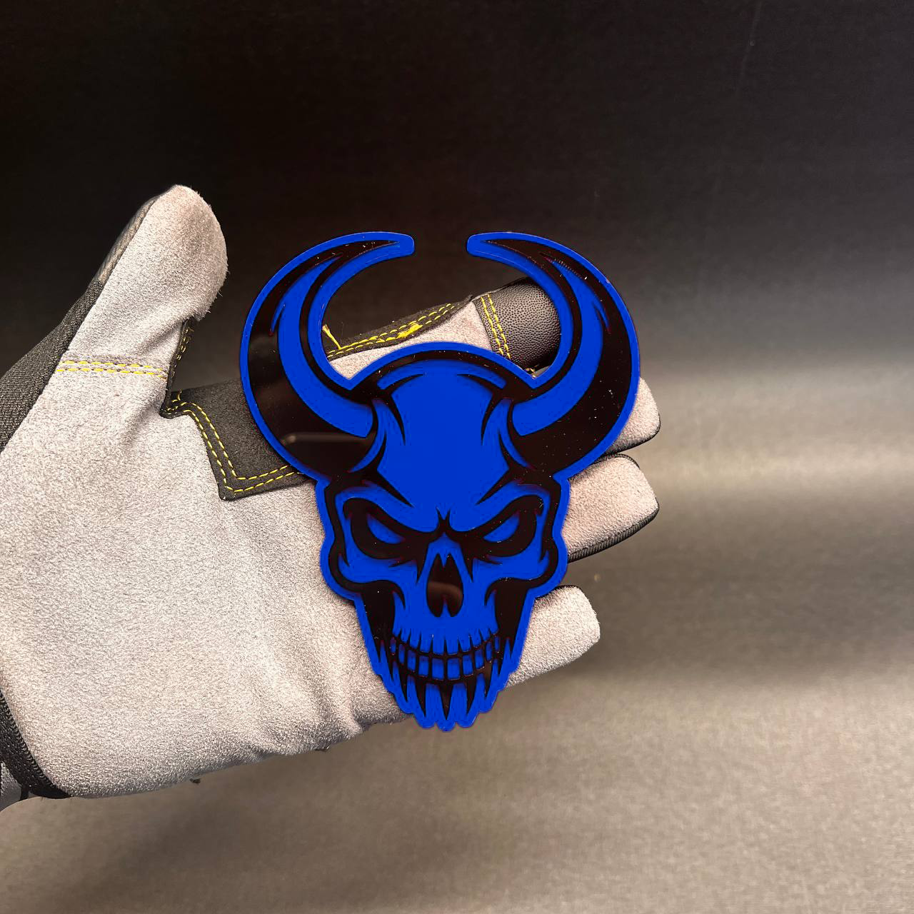Custom horned skull fender badge for automotive enthusiasts