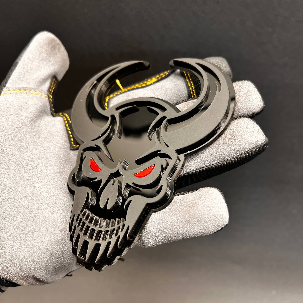 Custom Demon Skull auto badge with aggressive skull and horn design