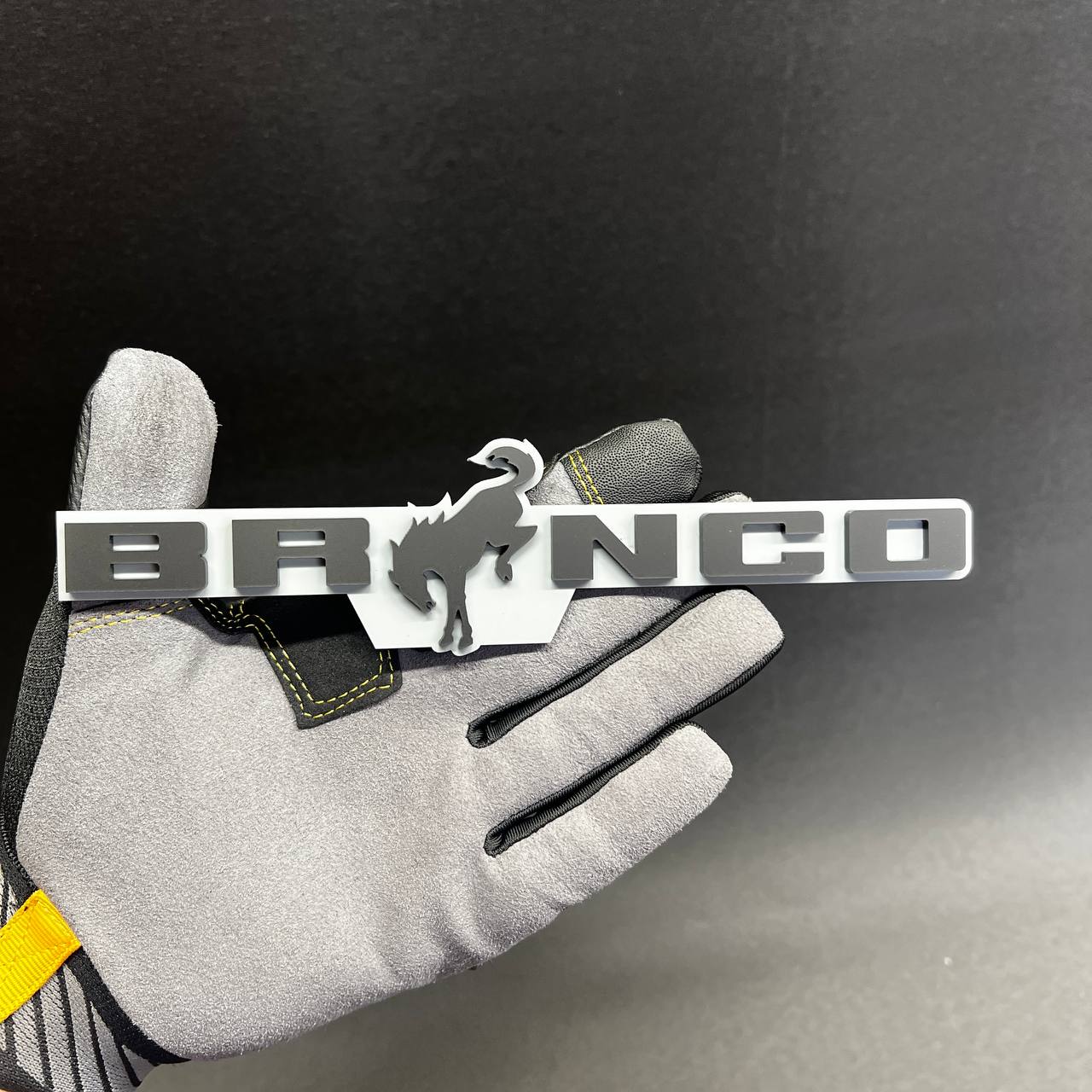 Bronco replacement style fender badge with 3D raised lettering

