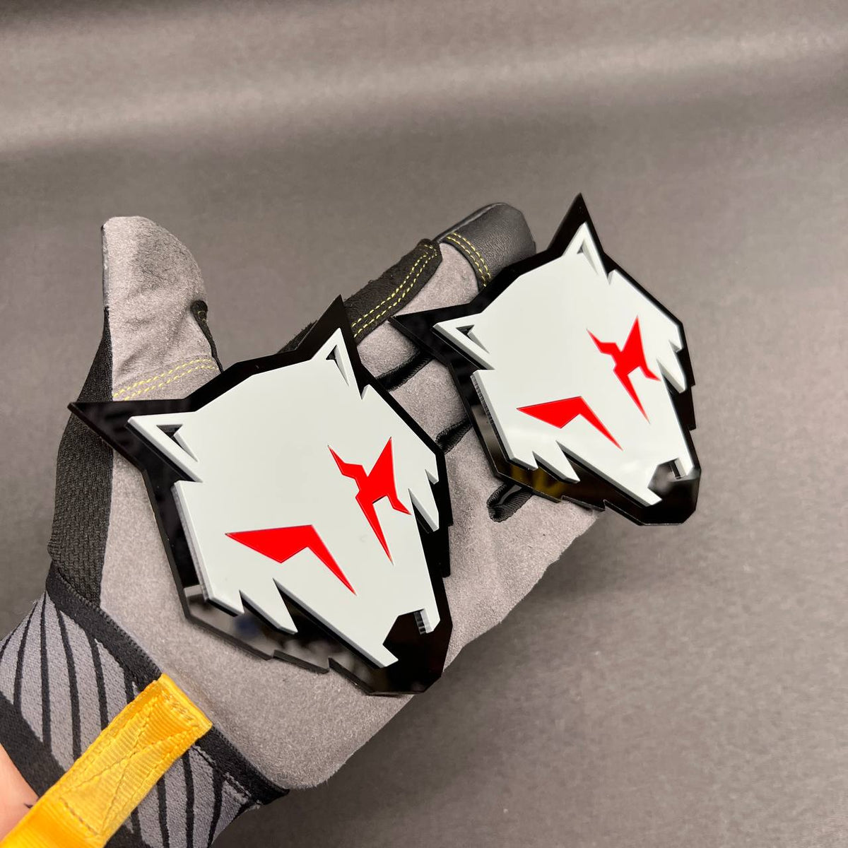 Coyote car emblem with red eyes for Ford Mustang, F-150 and 5.0 Coyote vehicles