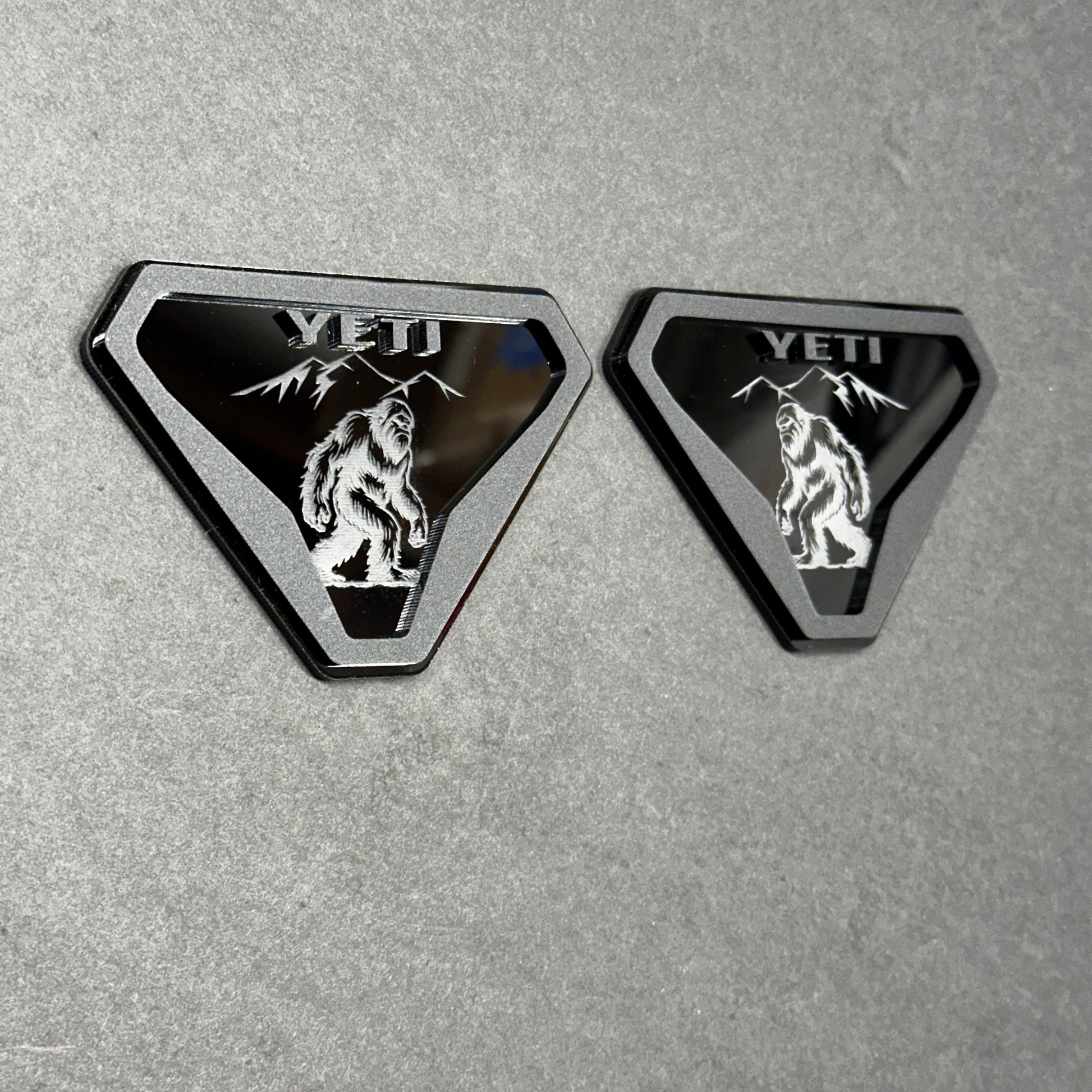 Silver and black Yeti car badge fender emblem for Bronco exterior