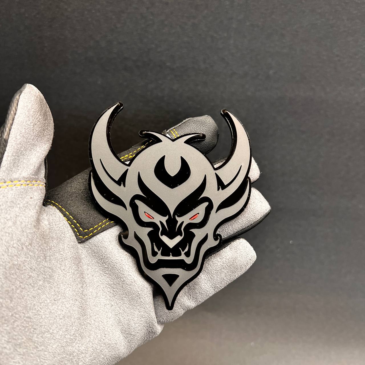 Horned demon skull face badge for custom car truck SUV exterior styling