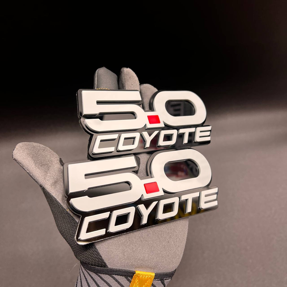 Coyote 5.0 V8 Ford Mustang car badge exterior emblem