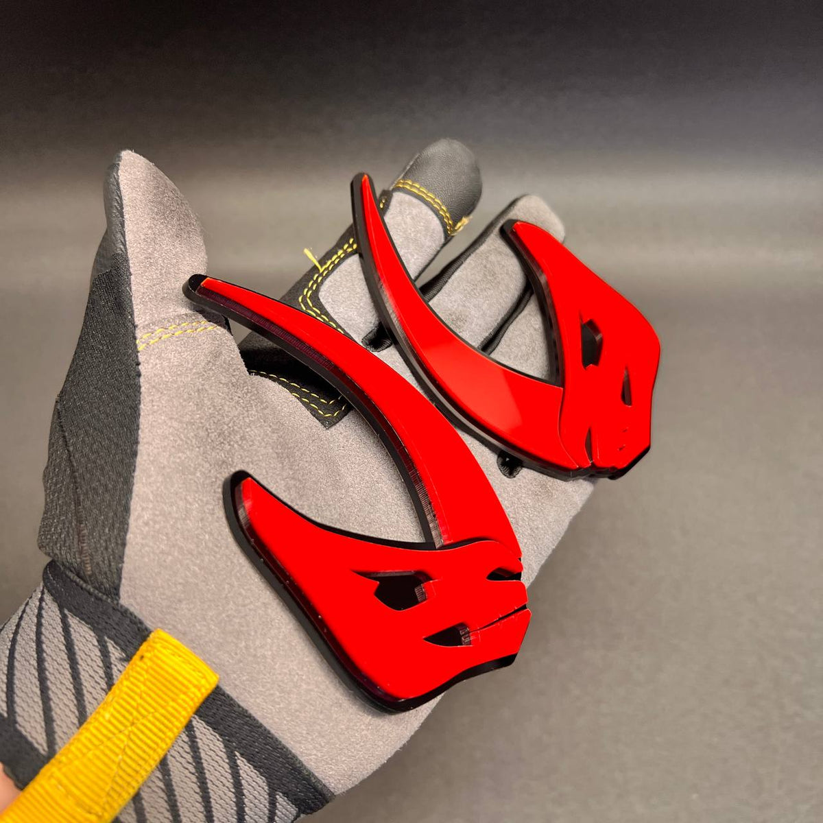 Mudhorn car and truck exterior emblem with red face and black outline