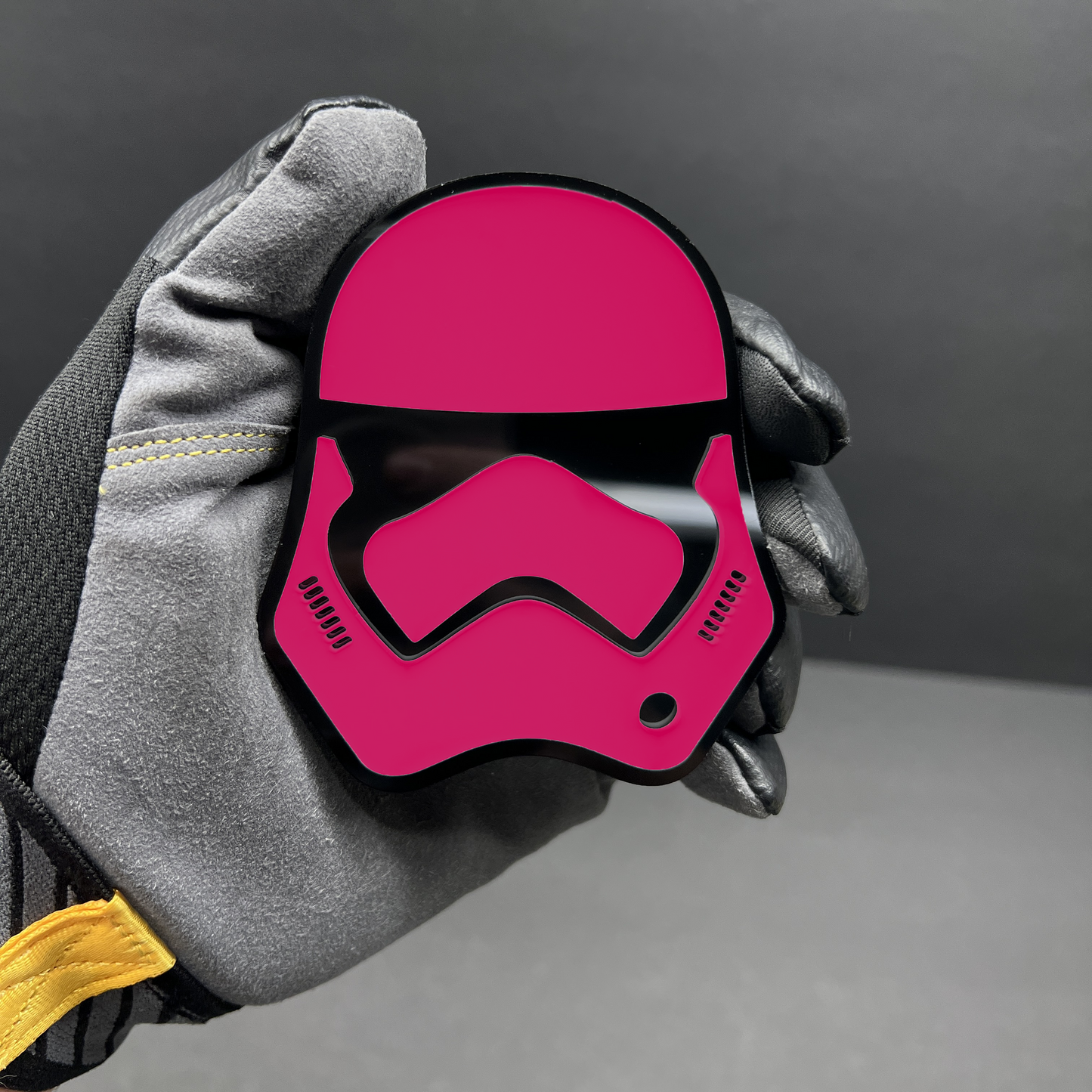 Custom helmet badge for car styling