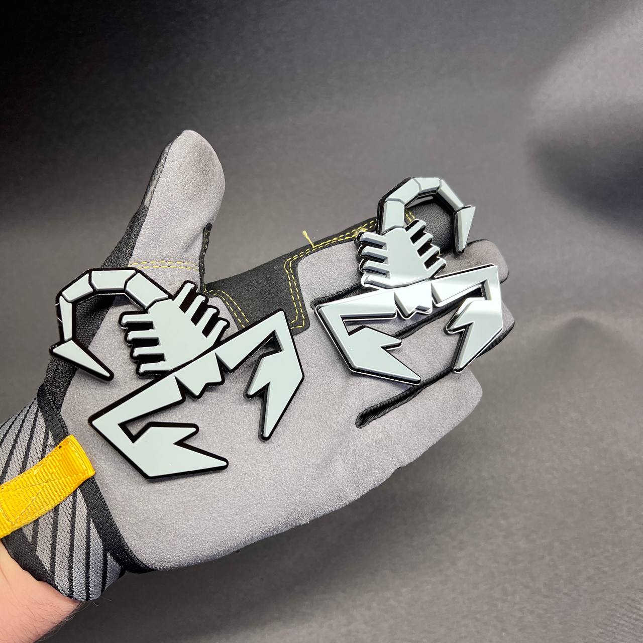 Scorpion fender badge for cars, trucks, Jeeps, and custom vehicle builds