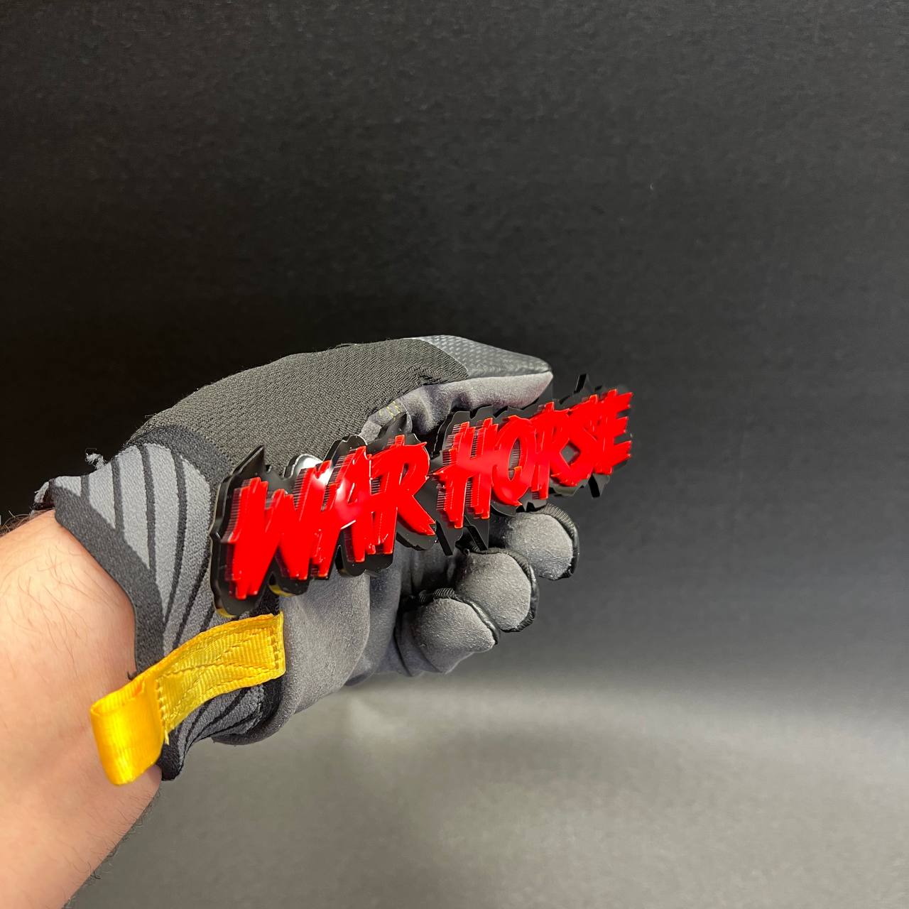 Performance style WAR HORSE text badge for muscle cars and trucks